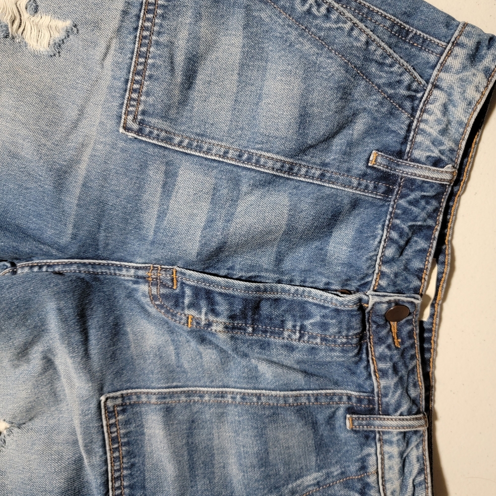 Light Wash Distressed Denim Jeans - Blue